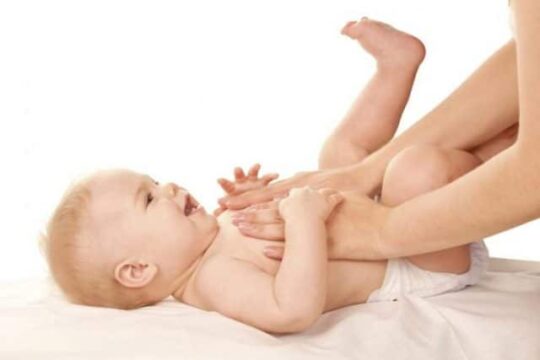 ベビーマッサージ　/　Infant Massage